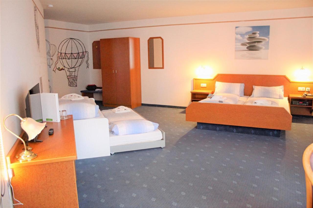 Waldhotel Feldbachtal Neuhaus am Rennweg Extérieur photo