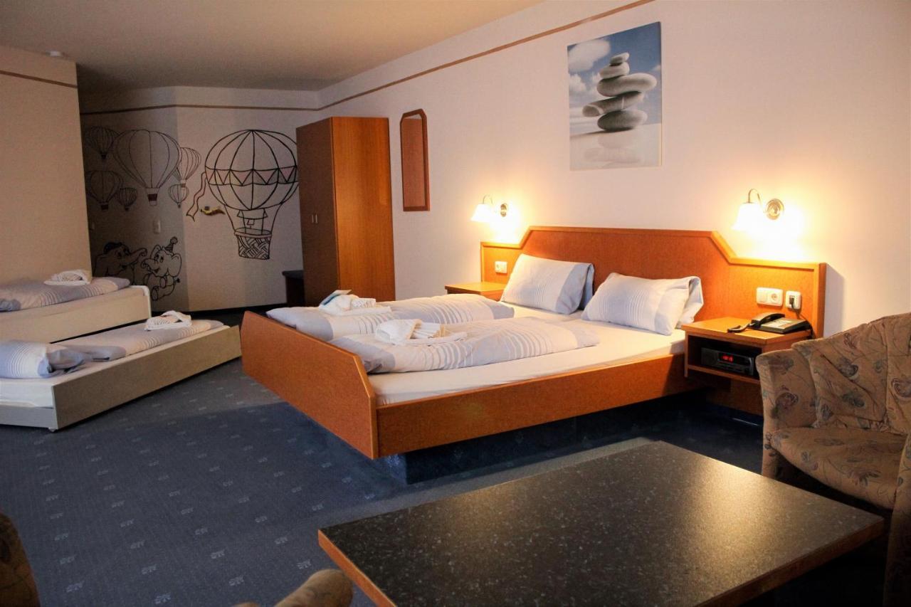 Waldhotel Feldbachtal Neuhaus am Rennweg Extérieur photo